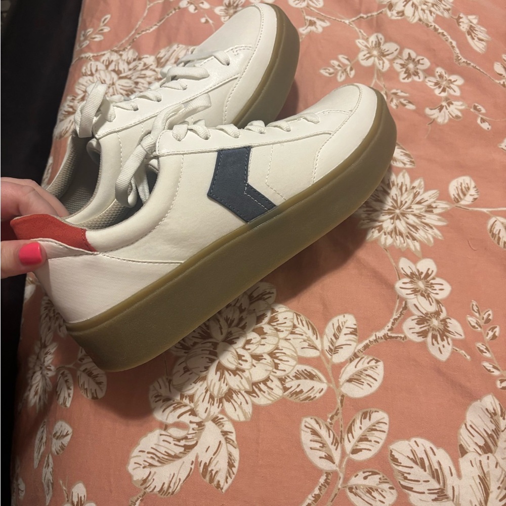 NEW Dr. Scholl's White and Blue Sneakers size 10